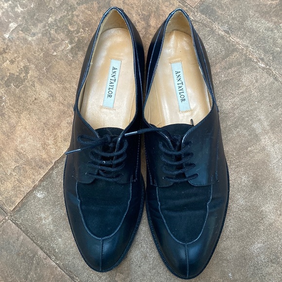Black Ann Taylor Lace-Up Oxford Shoes - Picture 1 of 6